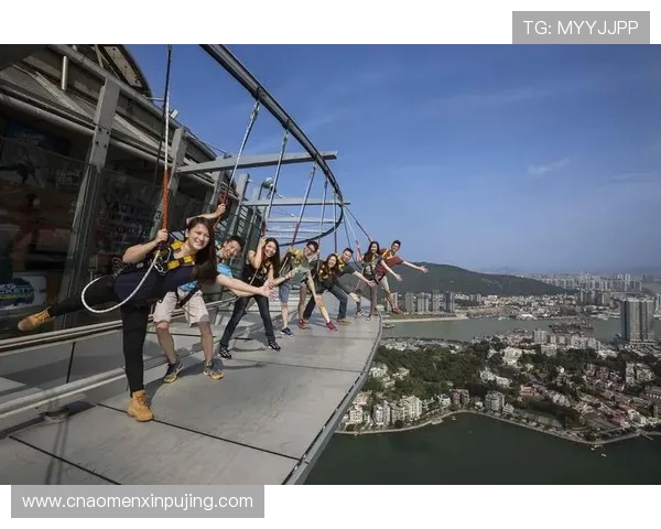 澳门旅游塔的空中漫步体验，挑战极限感受高空刺激与绝美景色